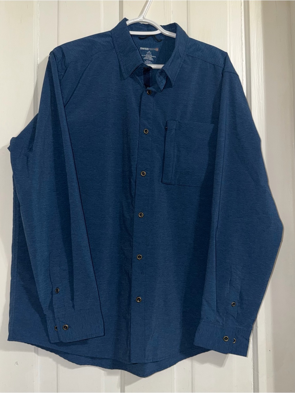 Swiss Tech Men's Long-Sleeve Blue Button-Up Shirt size large top‎